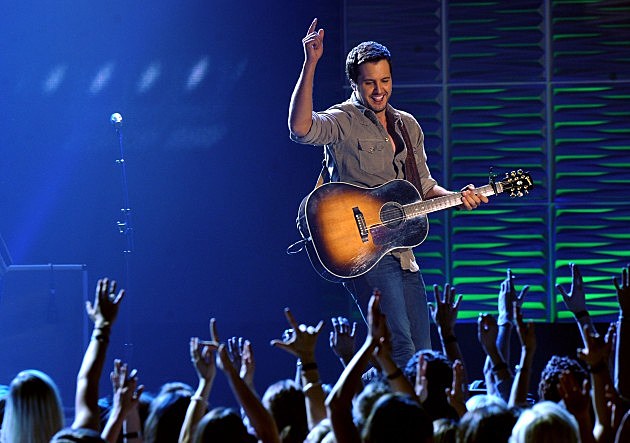 Is Luke Bryan the Only ACM Entertainer of the Year That Has Not Won a CMA Award? Is Luke Bryan the Only ACM Entertainer of the Year That Has Not Won a CMA Award?